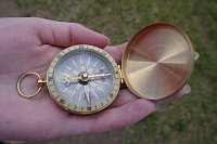 Compass classic large in metal case